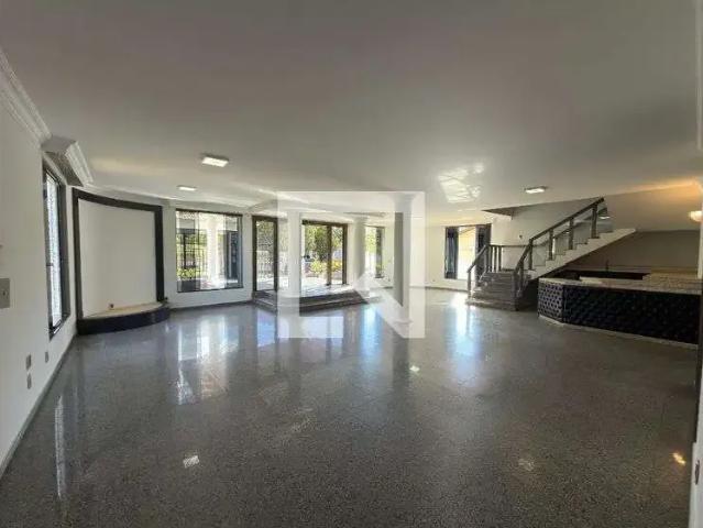 Casa / Sobrado para Locação em Brasília/DF Águas Claras 10 Quartos