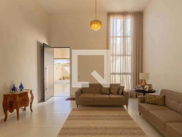 Casa / Sobrado para Locação em Brasília/DF Área Rural de Samambaia 4 Quartos