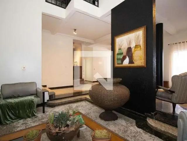 Casa / Sobrado para Locação em Brasília/DF Área Rural de Samambaia 5 Quartos