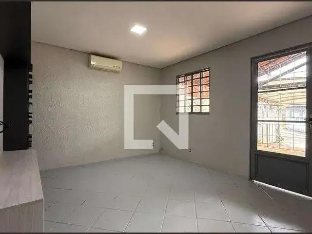 Casa / Sobrado para Locação em Brasília/DF Núcleo Bandeirante 2 Quartos