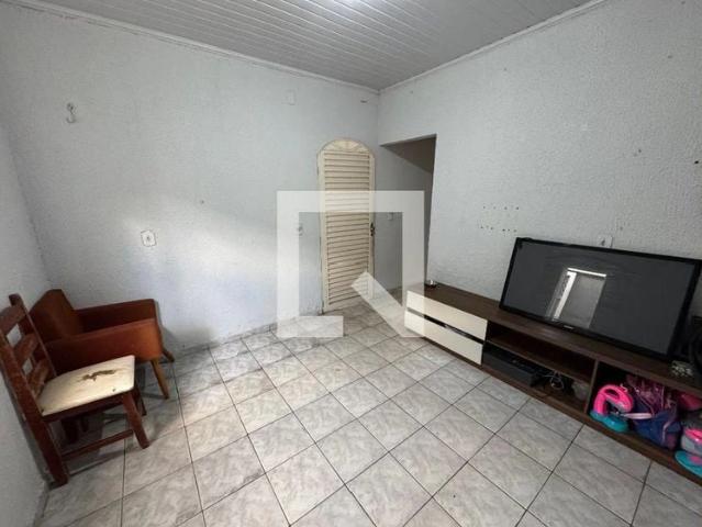 Casa / Sobrado para Locação em Brasília/DF Riacho Fundo II 2 Quartos