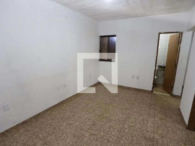 Casa / Sobrado para Locação em Brasília/DF Samambaia Sul 2 Quartos