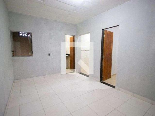 Casa / Sobrado para Locação em Brasília/DF Samambaia Sul 2 Quartos