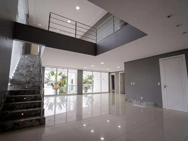 Casa / Sobrado para Locação em Goiânia/GO Alphaville Flamboyant Residencial Araguaia 5 Quartos