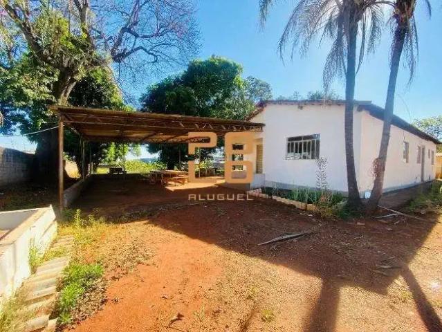 Casa / Sobrado para Locação em Goiânia/GO Chácaras Retiro 4 Quartos