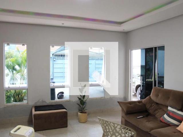 Casa / Sobrado para Locação em Goiânia/GO Jardim Dom Fernando I 3 Quartos