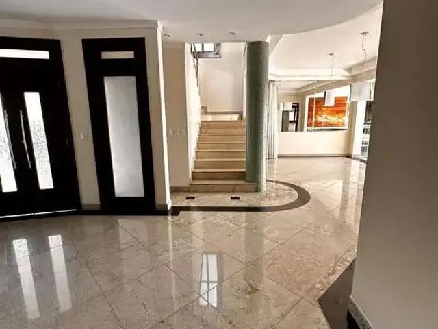 Casa / Sobrado para Locação em Goiânia/GO Jardim Florença 3 Quartos