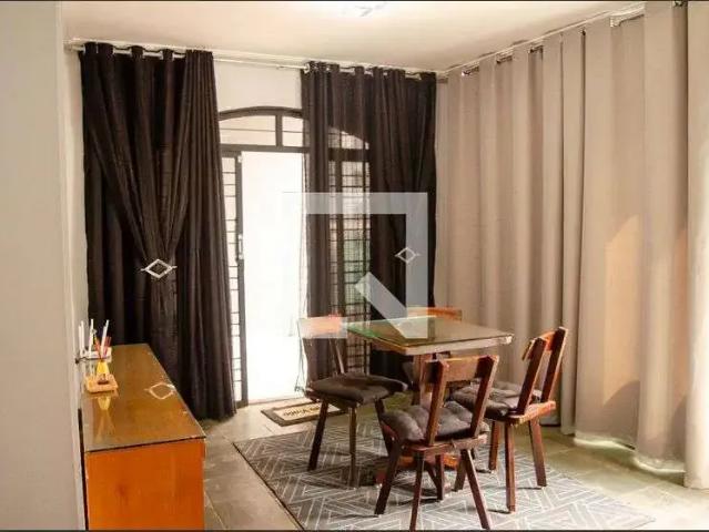 Casa / Sobrado para Locação em Goiânia/GO Jardim Novo Mundo 4 Quartos