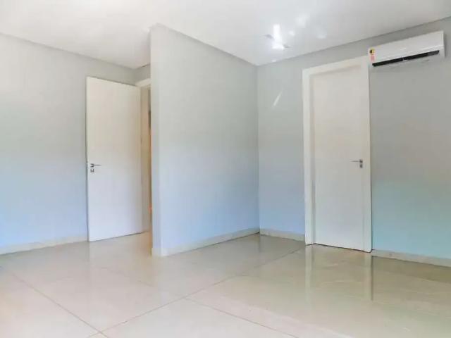 Casa / Sobrado para Locação em Goiânia/GO Residencial Alphaville Flamboyant 4 Quartos
