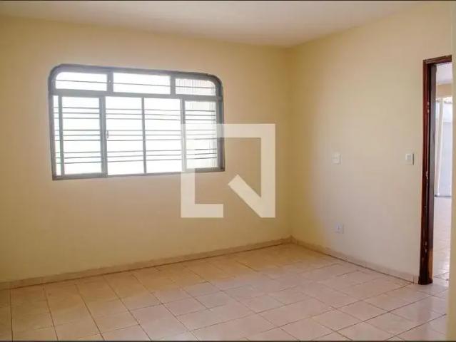 Casa / Sobrado para Locação em Goiânia/GO Santa Genoveva 3 Quartos