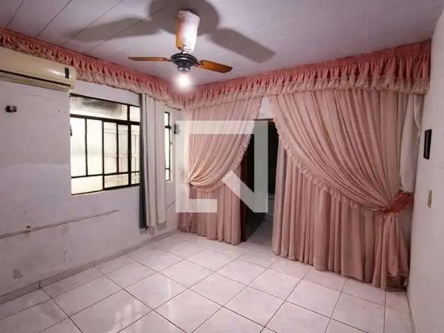 Casa / Sobrado para Locação em Goiânia/GO Setor Marista 3 Quartos