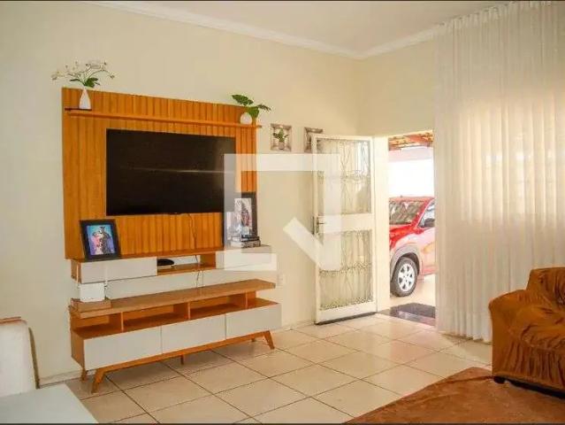 Casa / Sobrado para Locação em Goiânia/GO Setor Norte Ferroviário 4 Quartos