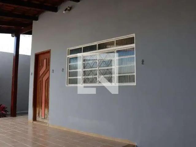 Casa / Sobrado para Locação em Goiânia/GO Setor Nova Suiça 4 Quartos