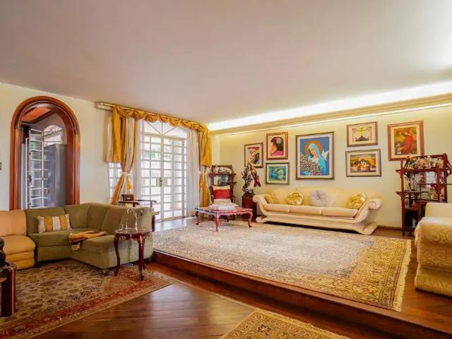 Casa / Sobrado para Locação em Goiânia/GO Setor Oeste 4 Quartos