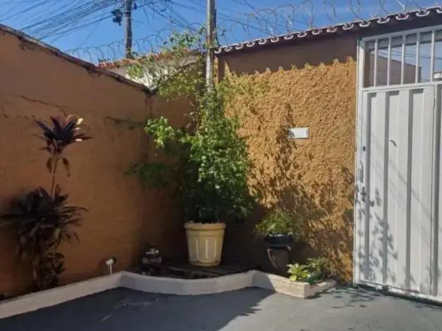 Casa / Sobrado para Locação em Goiânia/GO Setor Leste Universitário 3 Quartos