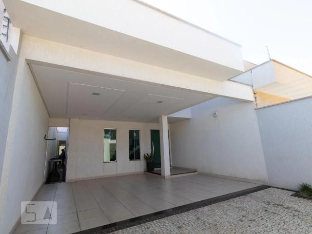 Casa / Sobrado para Locação em Goiânia/GO Setor Sudoeste 3 Quartos