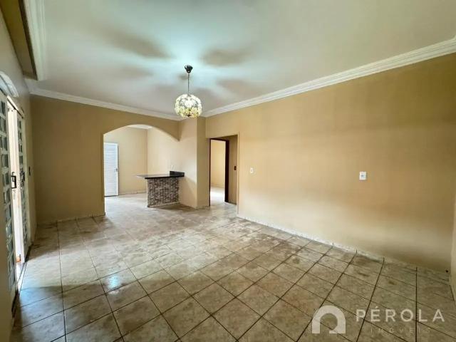 Casa / Sobrado para Locação em Goiânia/GO Setor Urias Magalhães 2 Quartos