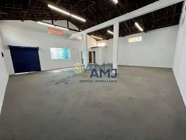 Casa / Sobrado para Locação em Goiânia/GO Vila Santa Helena