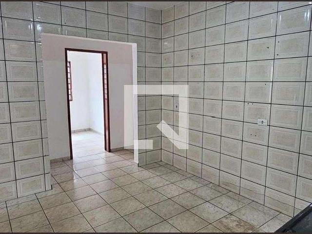 Casa / Sobrado para Locação em Goiânia/GO Vila União 3 Quartos