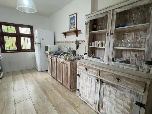 Casa / Sobrado para Locação em Garopaba/SC Centro 4 Quartos