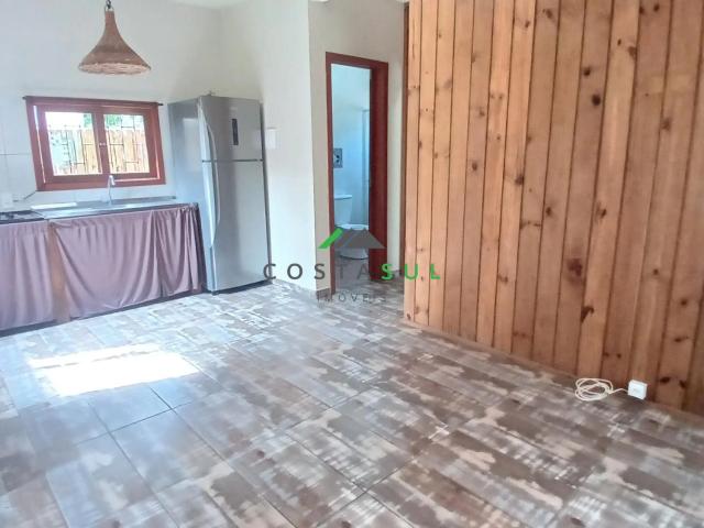 Casa / Sobrado para Locação em Garopaba/SC Grama 2 Quartos