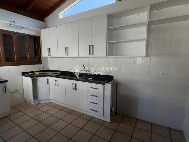 Casa / Sobrado para Locação em Garopaba/SC Jardim Panorâmico 3 Quartos