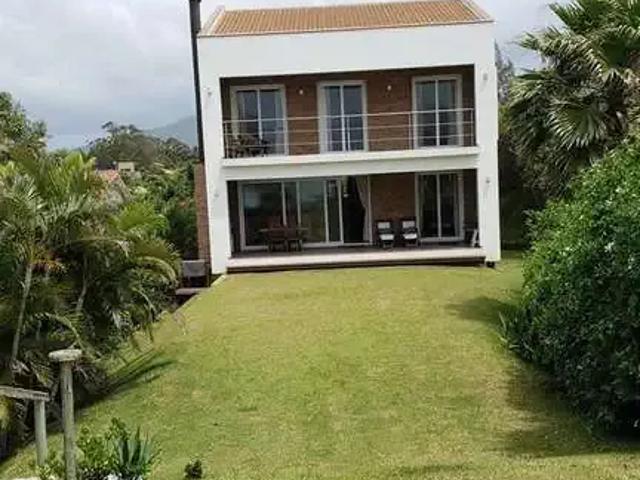 Casa / Sobrado para Locação em Garopaba/SC Praia da Barra 4 Quartos