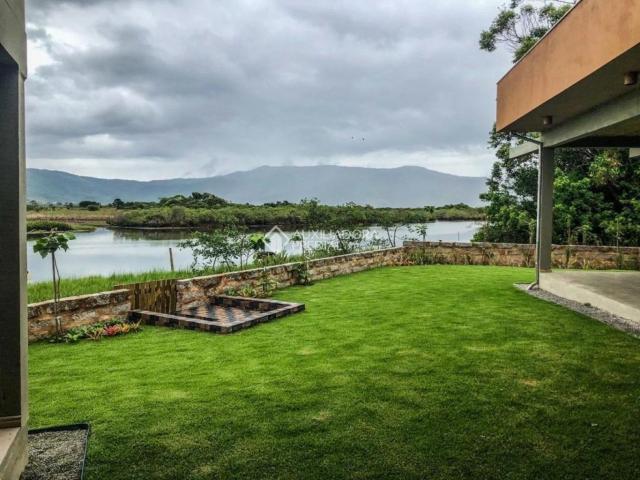 Casa / Sobrado para Locação em Garopaba/SC Praia da Ferrugem 4 Quartos