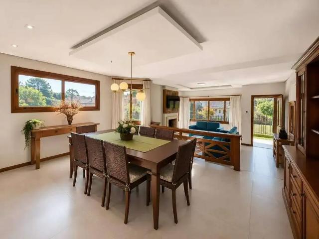 Casa / Sobrado para Locação em Gramado/RS Vale das Colinas 4 Quartos