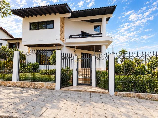 Casa / Sobrado para Locação em Gravataí/RS Dom Feliciano 5 Quartos