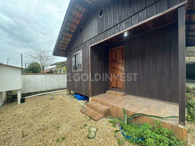 Casa / Sobrado para Locação em Guabiruba/SC Centro 2 Quartos