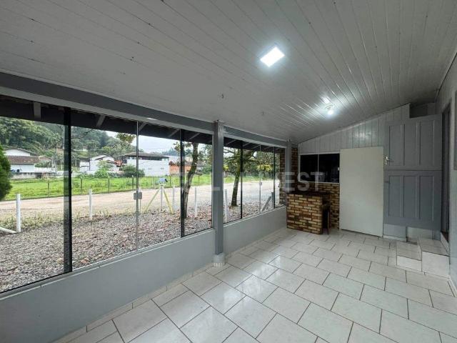 Casa / Sobrado para Locação em Guabiruba/SC Centro 2 Quartos