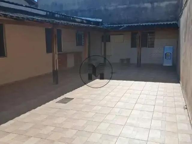 Casa / Sobrado para Locação em Guaratinguetá/SP Parque das Árvores 3 Quartos