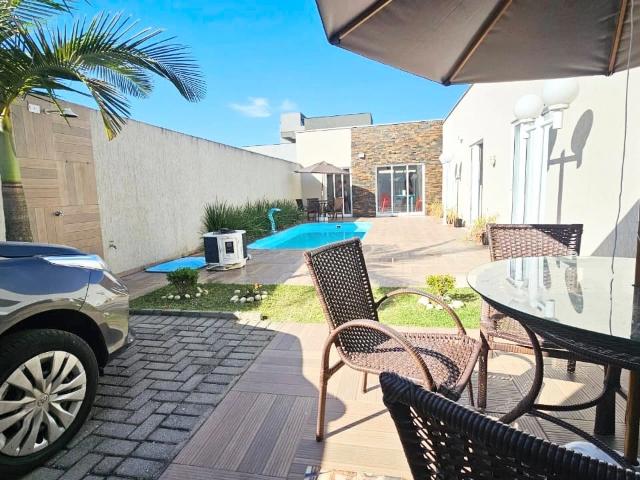 Casa / Sobrado para Locação em Guaratuba/PR Coroados 3 Quartos