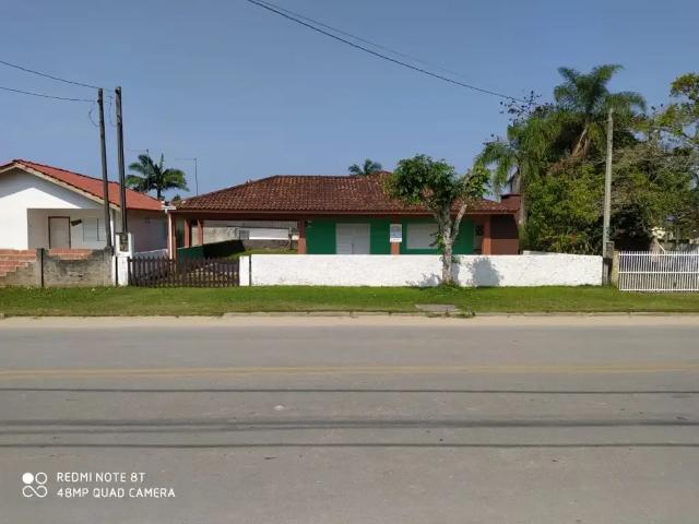 Casa / Sobrado para Locação em Guaratuba/PR Coroados 4 Quartos