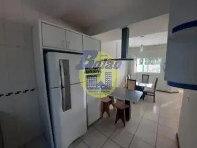 Casa / Sobrado para Locação em Guaratuba/PR Centro 3 Quartos