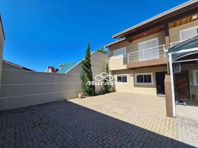 Casa / Sobrado para Locação em Guaratuba/PR Centro 3 Quartos