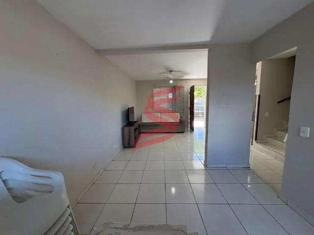 Casa / Sobrado para Locação em Guaratuba/PR Centro 3 Quartos