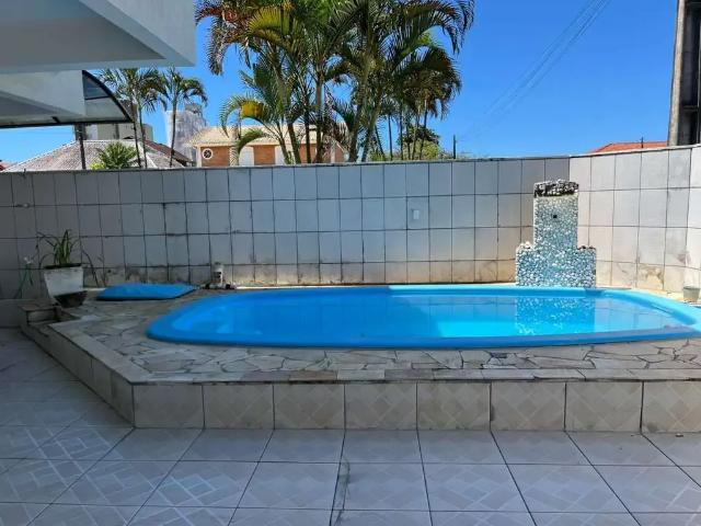 Casa / Sobrado para Locação em Guaratuba/PR Centro 4 Quartos