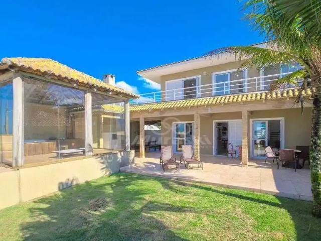 Casa / Sobrado para Locação em Guaratuba/PR Brejatuba 3 Quartos