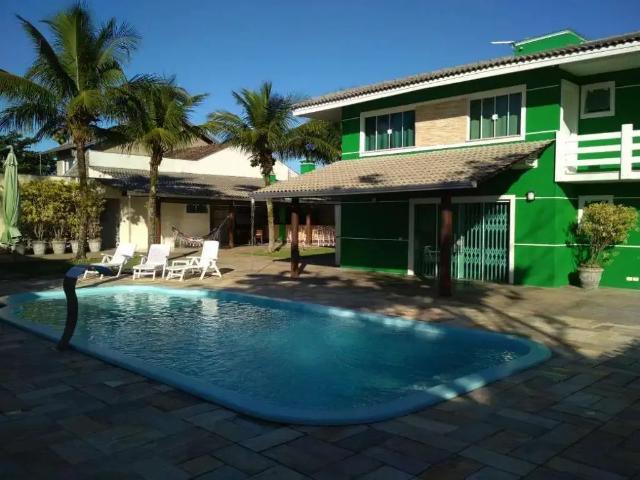 Casa / Sobrado para Locação em Guaratuba/PR Brejatuba 6 Quartos