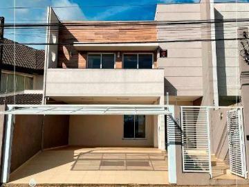 Casa / Sobrado para Locação em Guarapuava/PR Centro 3 Quartos