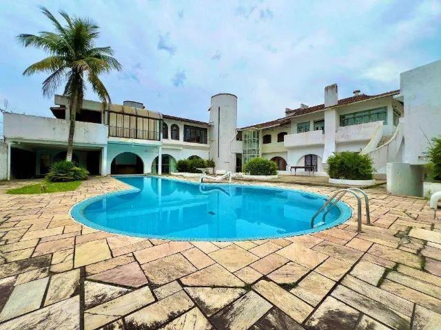 Casa / Sobrado para Locação em Guarujá/SP Enseada 7 Quartos