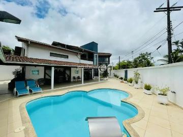 Casa / Sobrado para Locação em Guarujá/SP Enseada 4 Quartos