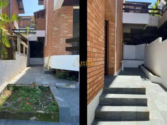 Casa / Sobrado para Locação em Guarujá/SP Enseada 4 Quartos