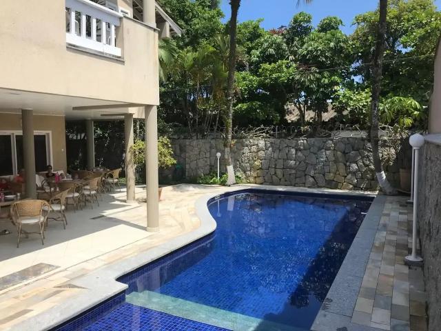 Casa / Sobrado para Locação em Guarujá/SP Jardim Guaiuba 6 Quartos