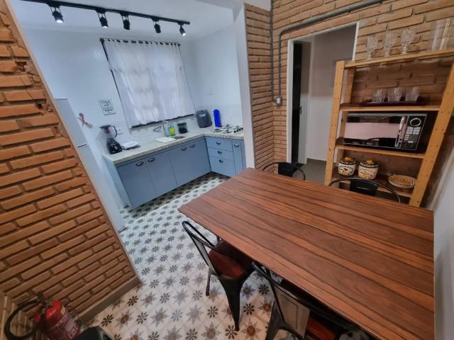 Casa / Sobrado para Locação em Guarujá/SP Pitangueiras 2 Quartos