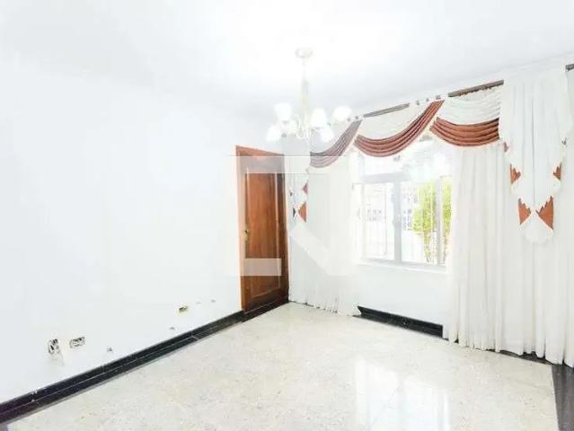 Casa / Sobrado para Locação em Guarulhos/SP Centro 3 Quartos