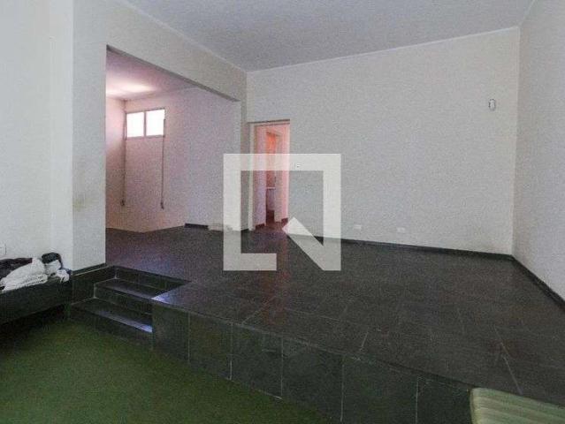 Casa / Sobrado para Locação em Guarulhos/SP Centro 4 Quartos