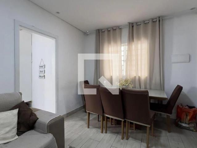 Casa / Sobrado para Locação em Guarulhos/SP Gopoúva 2 Quartos